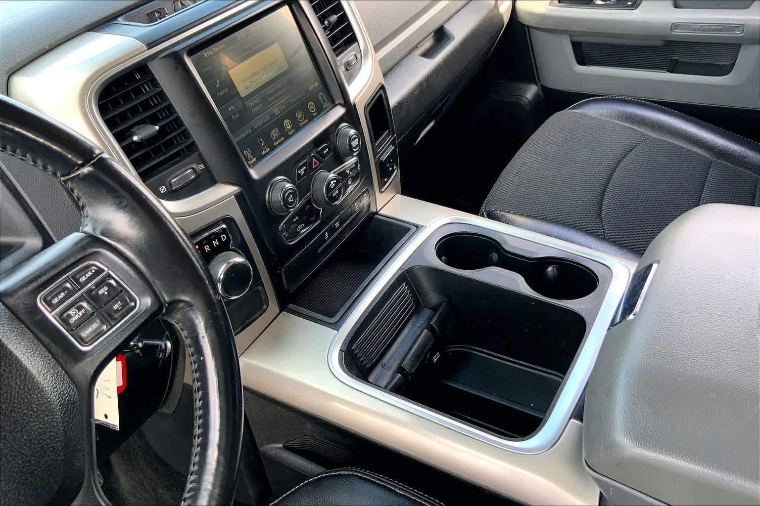 Used 2017 RAM 1500 SLT RWD image 16