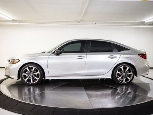 Used 2025 Honda Civic Sport image 2