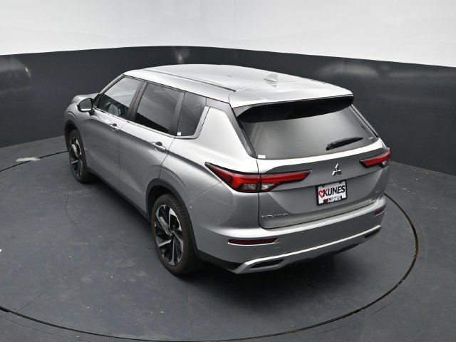Used 2024 Mitsubishi Outlander SE AWD/4WD image 44
