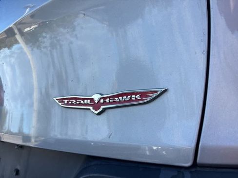 Used 2017 Jeep Cherokee Trailhawk w/ Comfort/Convenience Group image 5