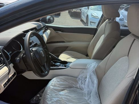 Used 2020 Toyota Camry LE w/ Carpet Mat Package FWD image 10