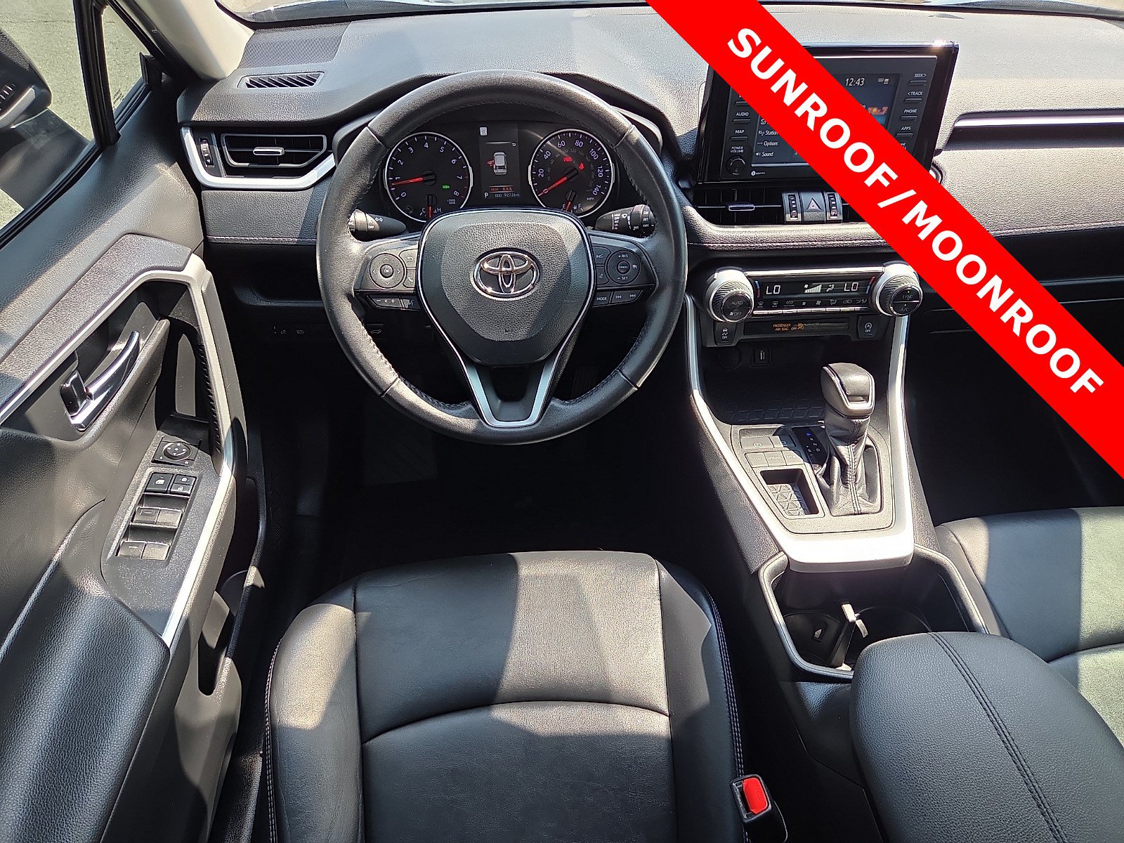 Used 2022 Toyota RAV4 XLE Premium FWD image 11