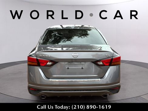 Used 2023 Nissan Altima 2.5 SV w/ SV Premium Package image 14