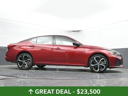 Used 2024 Nissan Altima 2.5 SR w/ SR Premium Package image 56