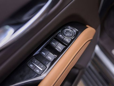 Certified 2024 Cadillac Escalade Sport w/ LPO, ONYX Package image 24