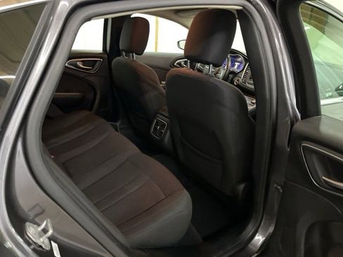 Used 2015 Chrysler 200 Limited w/ Convenience Group image 14
