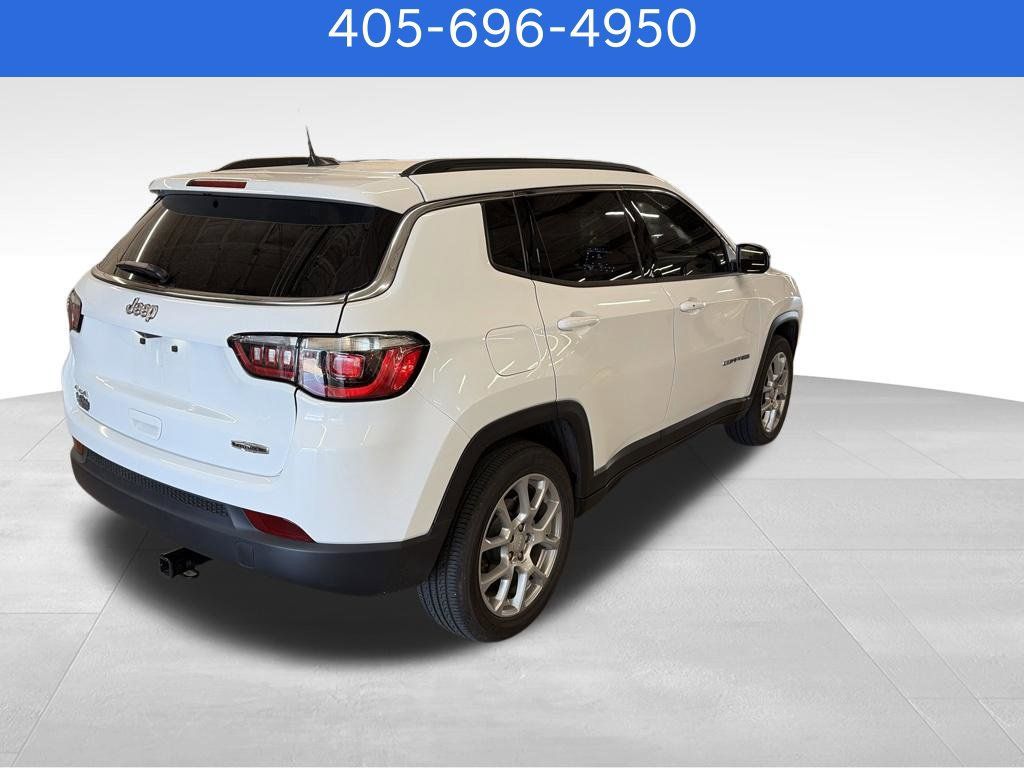 Used 2024 Jeep Compass Latitude AWD/4WD image 23