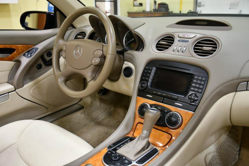 Used 2008 Mercedes-Benz SL 550 w/ P1 Pkg image 48