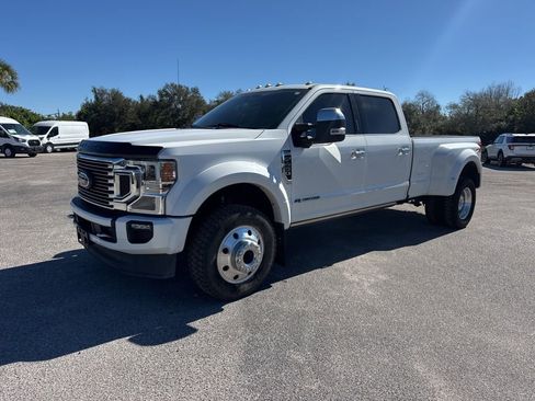 Certified 2020 Ford F450 Platinum w/ FX4 Off-Road Package image 3