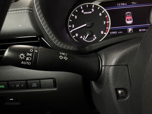 Used 2025 Nissan Sentra SV FWD image 33