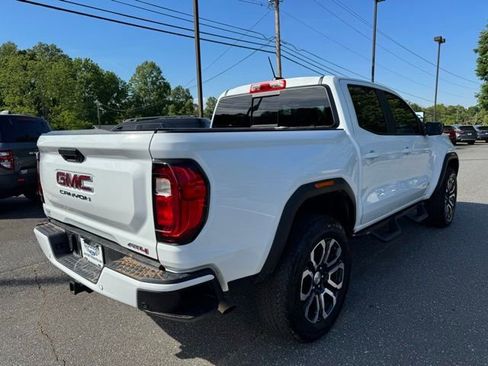 Used 2024 GMC Canyon AT4 w/ AT4 Premium Package AWD/4WD image 9