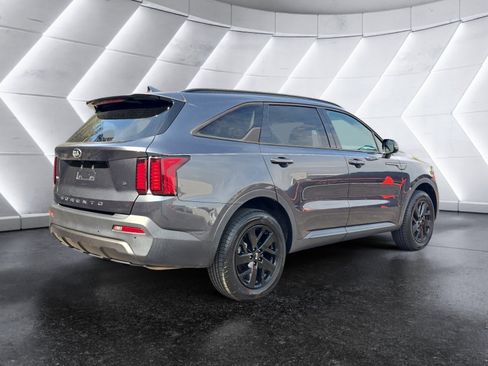 Used 2021 Kia Sorento S image 5