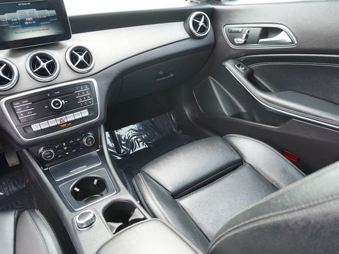 Used 2018 Mercedes-Benz CLA 250 image 21