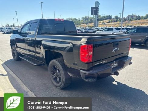 Used 2017 Chevrolet Silverado 1500 LT w/ Midnight Edition AWD/4WD image 9