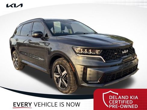 Certified 2022 Kia Sorento S FWD image 1