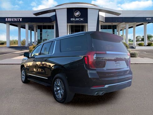 Used 2025 GMC Yukon XL Denali AWD/4WD image 3