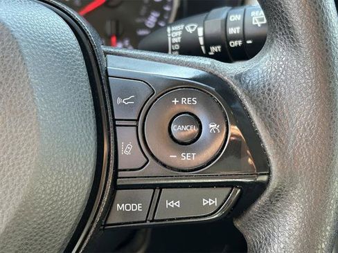 Certified 2025 Toyota RAV4 LE image 33