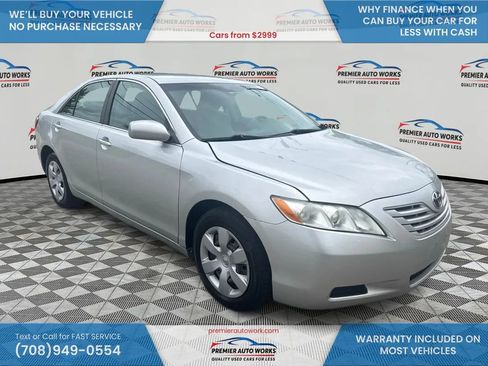 Used 2009 Toyota Camry LE FWD image 3