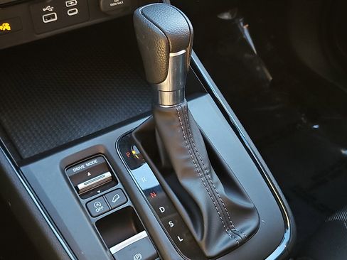 Used 2024 Honda CR-V EX image 15