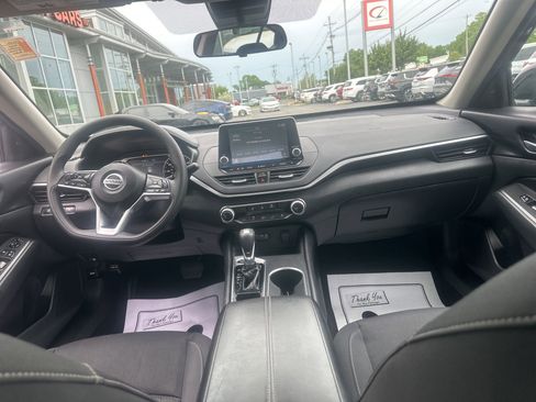 Used 2022 Nissan Altima 2.5 SV FWD image 14