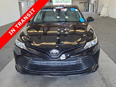 Used 2018 Toyota Camry FWD image 5