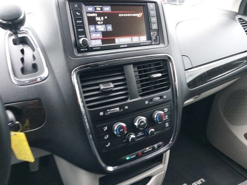 Used 2017 Dodge Grand Caravan SE w/ Power Window Group image 14