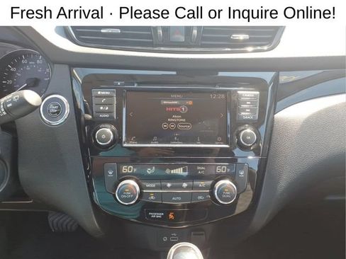 Used 2022 Nissan Rogue Sport SV w/ Technology Package AWD/4WD image 18
