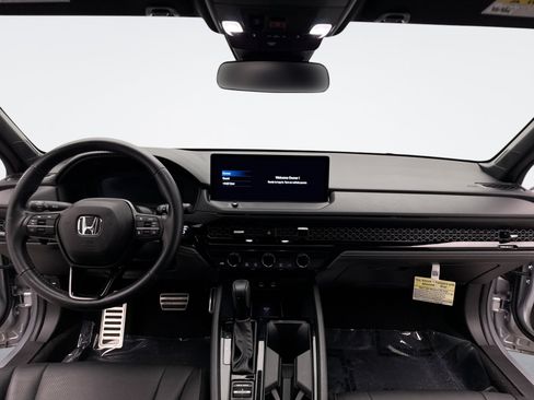 Used 2025 Honda Accord Sport image 15