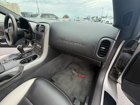 Used 2006 Chevrolet Corvette Z06 w/ Preferred Equipment Group RWD image 13