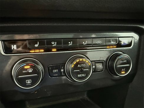 Used 2021 Volkswagen Tiguan S image 22