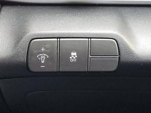 Used 2025 Hyundai Elantra SEL image 20