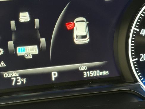 Used 2022 Toyota Venza XLE AWD/4WD image 16