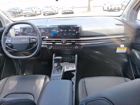 New 2026 Kia Sportage EX FWD image 10