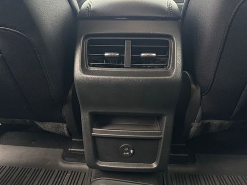 Used 2022 Ford Edge SE image 33