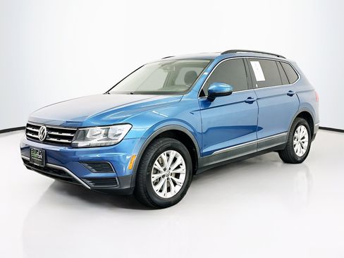 Used 2018 Volkswagen Tiguan SE AWD/4WD image 3