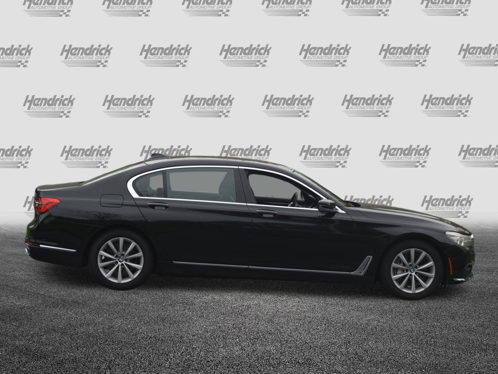 Used 2017 BMW 740i RWD image 9