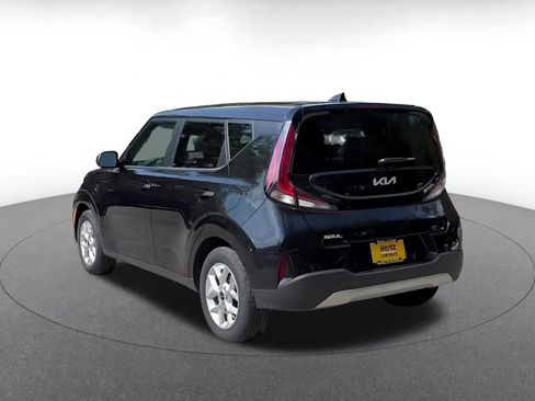 Used 2025 Kia Soul LX w/ LX Technology Package FWD image 10