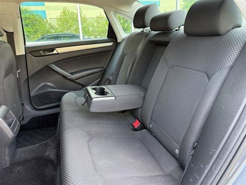 Used 2013 Volkswagen Passat 2.5 S FWD image 27
