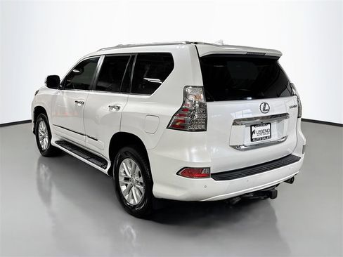Used 2019 Lexus GX 460 image 9
