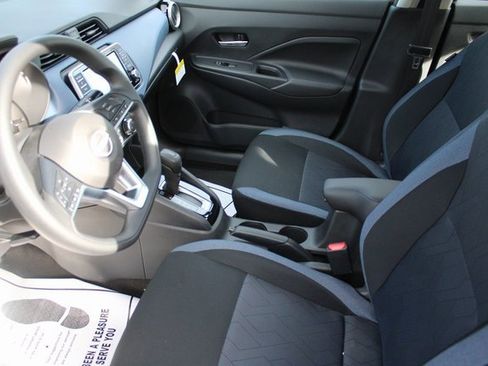 New 2025 Nissan Versa SV image 9