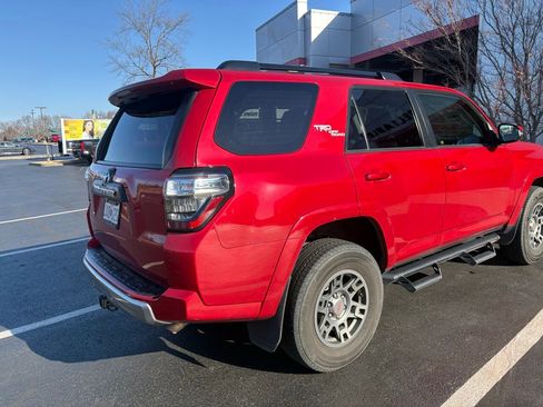 Used 2019 Toyota 4Runner TRD Off-Road Premium image 6