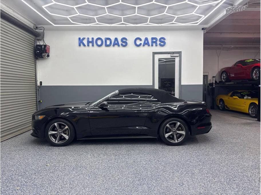 Used 2016 Ford Mustang Convertible w/ Equipment Group 051A RWD image 1