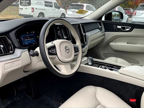 Certified 2023 Volvo XC60 B5 Plus w/ Climate Package image 16