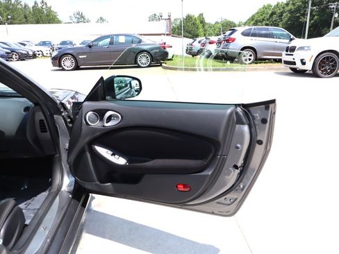 Used 2011 Nissan 370Z Coupe w/ Sport Pkg RWD image 36