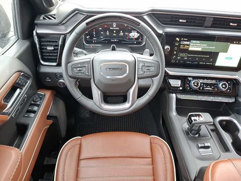 Used 2025 GMC Sierra 1500 Denali Ultimate image 11