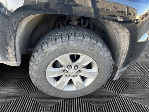 Used 2018 GMC Canyon SLE w/ SLE Convenience Package image 9