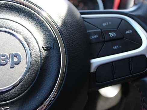 Used 2018 Jeep Compass Trailhawk w/ Safe & Security Group AWD/4WD image 23