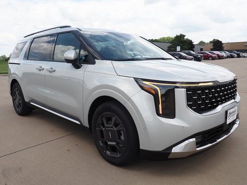 New 2026 Kia Carnival SX image 2