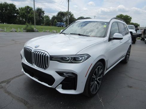 Used 2019 BMW X7 xDrive50i w/ Dynamic Handling Package AWD/4WD image 13