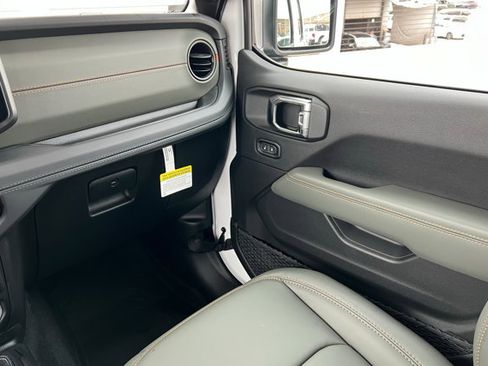 New 2026 Jeep Gladiator Mojave AWD/4WD image 10